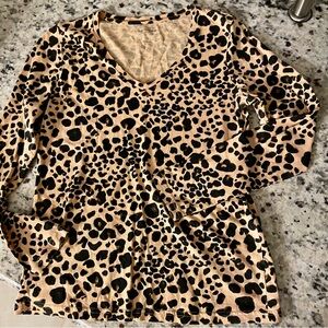 Liz Claiborne Brown and Black Leopard print Long Sleeve v neck Tank size:M NWOT